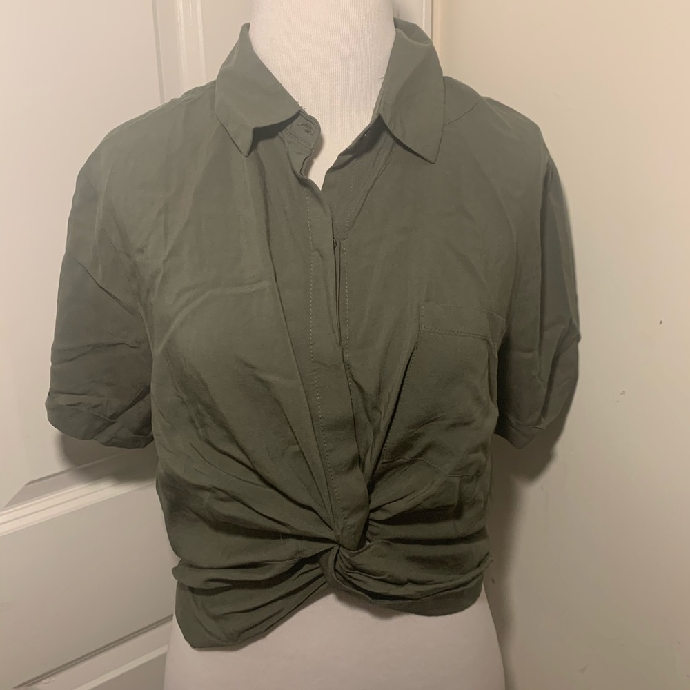 Forever 21 | Short Sleeve | Size M